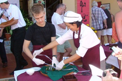 Tây ăn Tết Ta